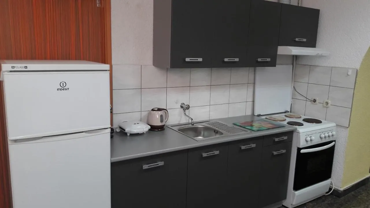 Apartment Zadarska 0*, Pula