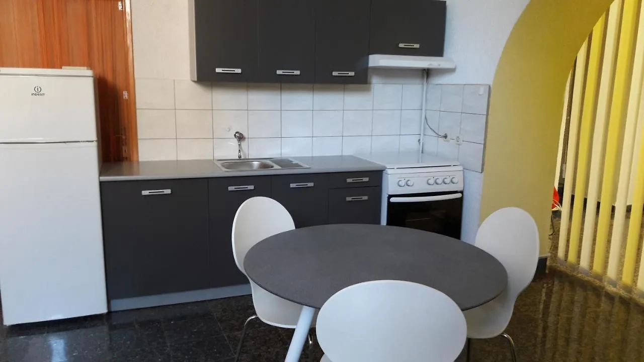 Apartment Zadarska Pula