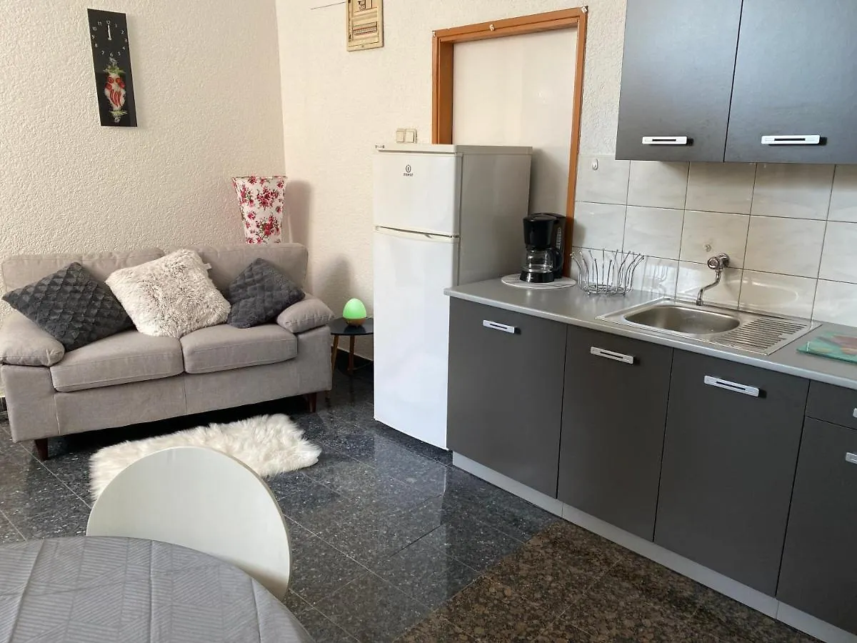 Apartment Zadarska Pula